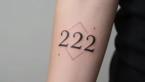 Image de l'article : Tatouage 222 : et si ce nombre vous envoyait un message ?